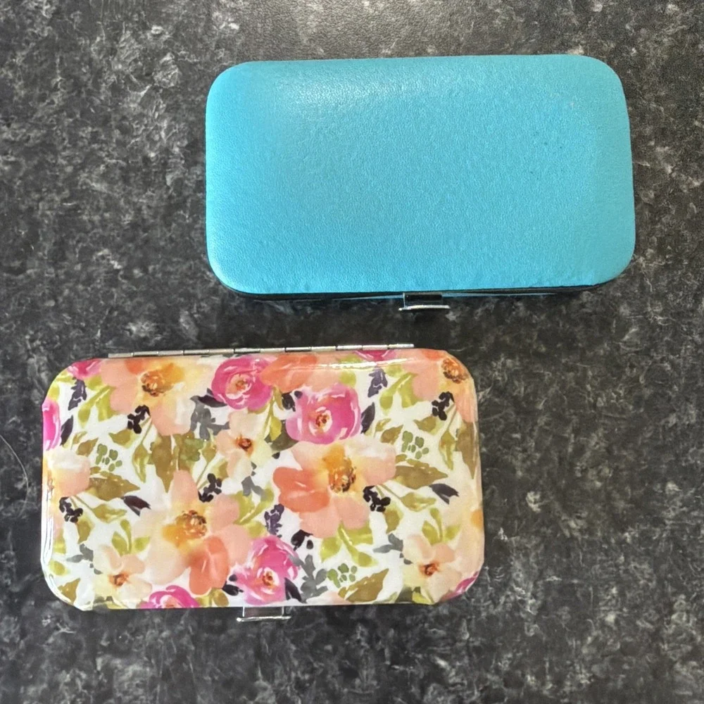 N/A pieces manicure